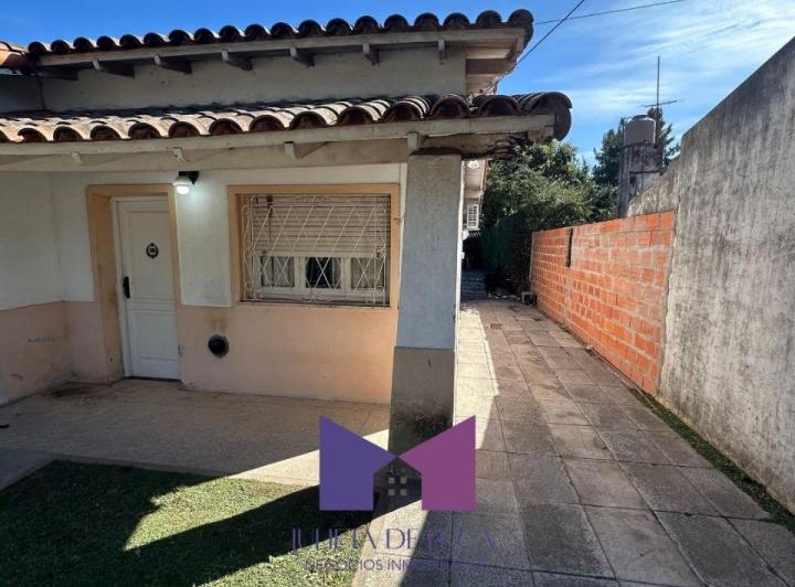 Casa · 75m² · 3 Ambientes · 3 Cocheras