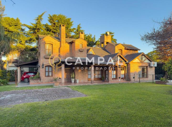Casa · 143m² · 4 Ambientes · 1 Cochera