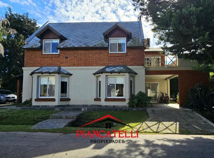 Casa · 190m² · 5 Ambientes · 3 Cocheras