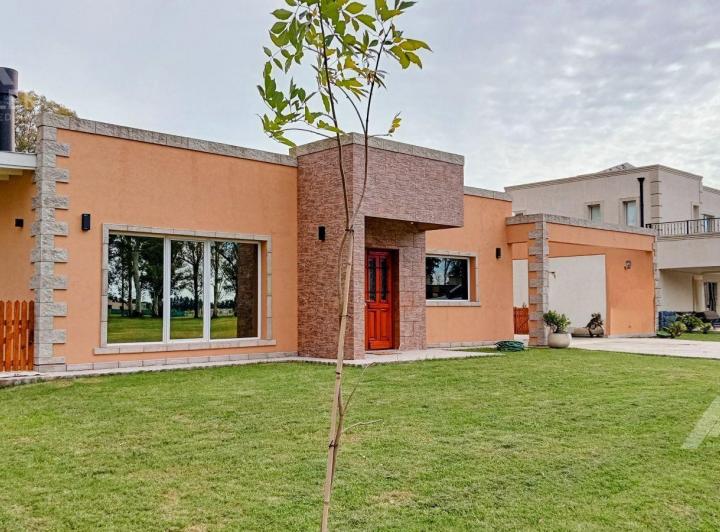 Casa · 186m² · 4 Ambientes · 2 Cocheras