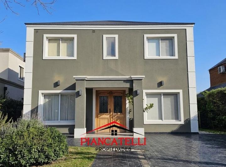 Casa · 140m² · 7 Ambientes