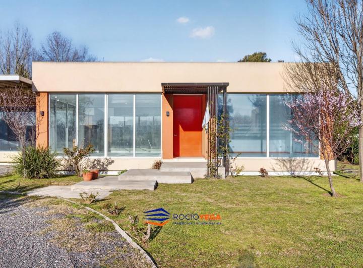 Casa · 260m² · 7 Ambientes · 2 Cocheras