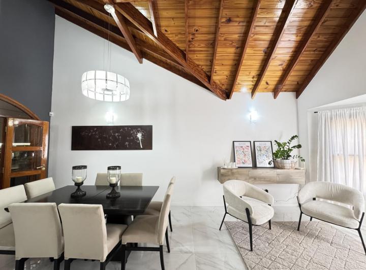 Casa · 135m² · 3 Ambientes · 2 Cocheras