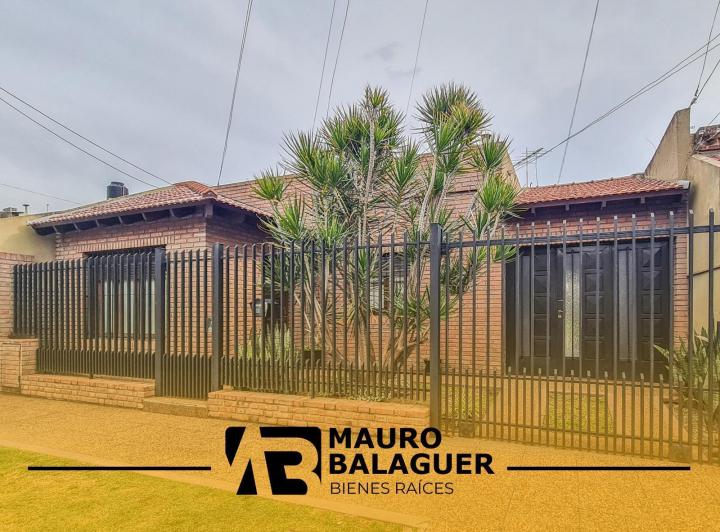 Casa · 145m² · 4 Ambientes · 2 Cocheras