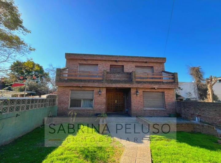 Casa · 150m² · 5 Ambientes · 5 Cocheras