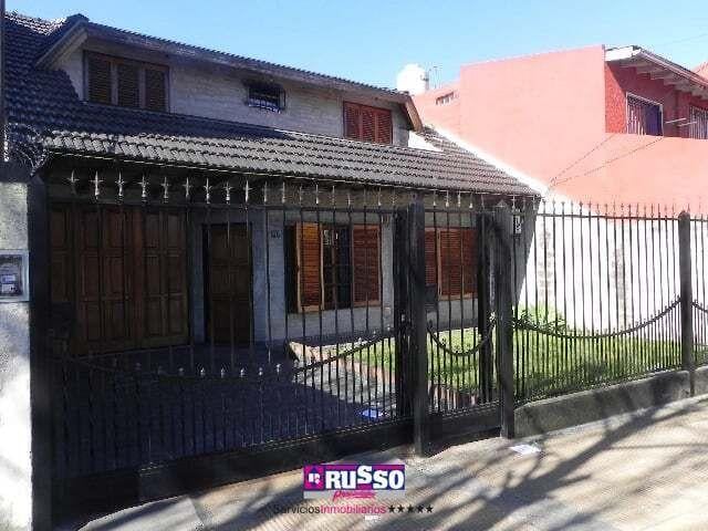 Casa · 117m² · 4 Ambientes · 2 Cocheras