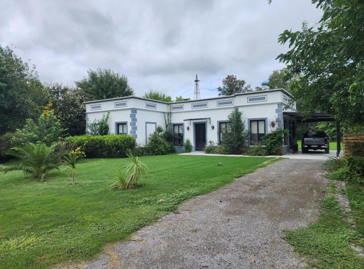 Casa · 290m² · 5 Ambientes · 1 Cochera
