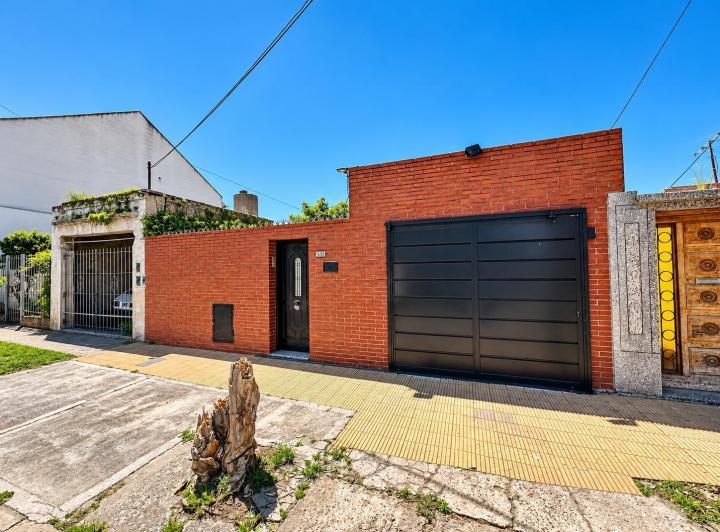 Casa · 100m² · 3 Ambientes · 2 Cocheras