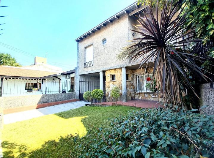 Casa · 170m² · 5 Ambientes · 3 Cocheras