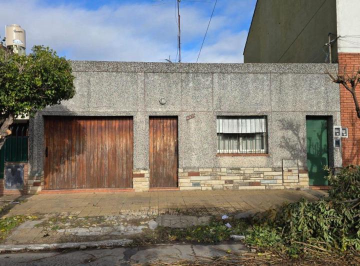Casa · 140m² · 3 Ambientes · 1 Cochera