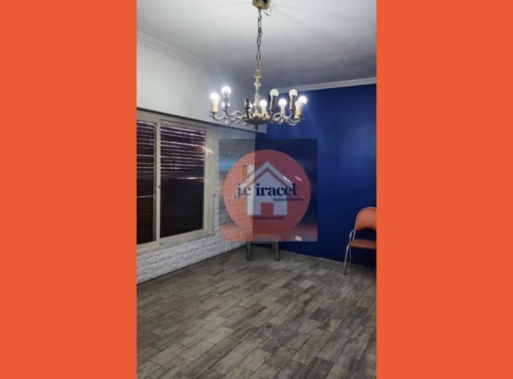 Casa · 180m² · 2 Dormitorios