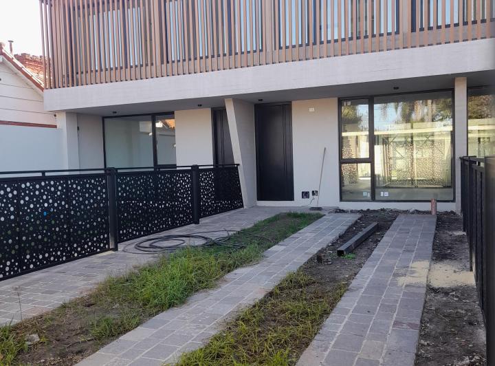 Casa · 180m² · 4 Ambientes · 2 Cocheras