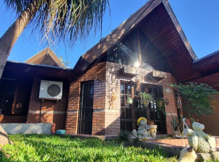Casa · 225m² · 5 Ambientes · 2 Cocheras