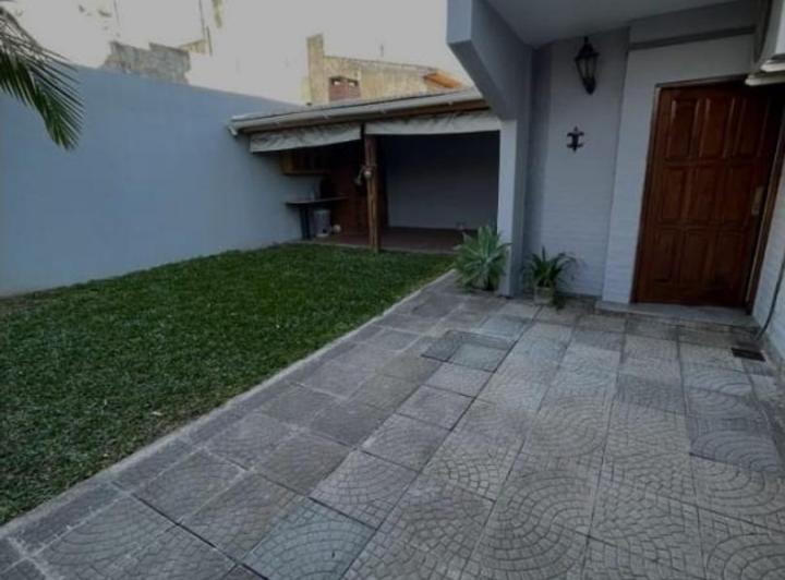 Casa · 86m² · 4 Ambientes · 2 Cocheras