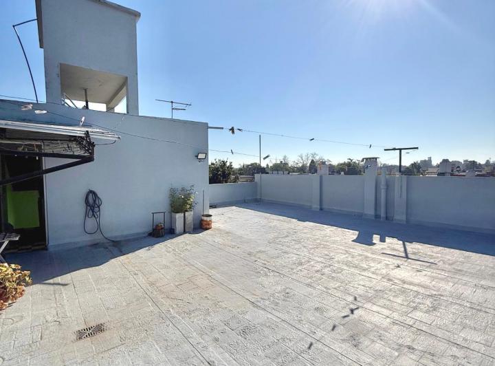 Casa · 180m² · 6 Ambientes · 1 Cochera