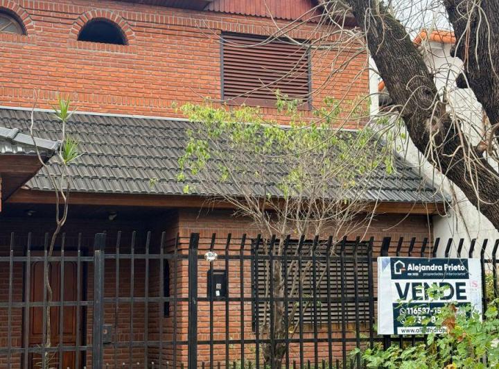 Casa · 150m² · 4 Ambientes · 3 Cocheras