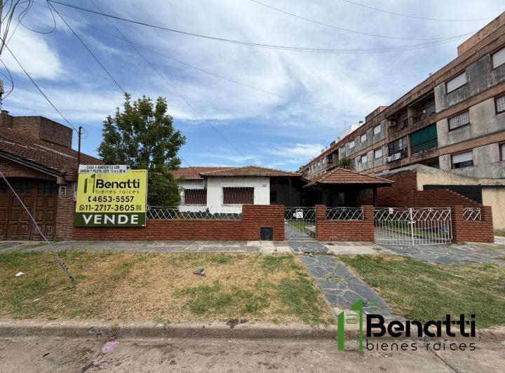 Casa · 83m² · 4 Ambientes · 3 Cocheras