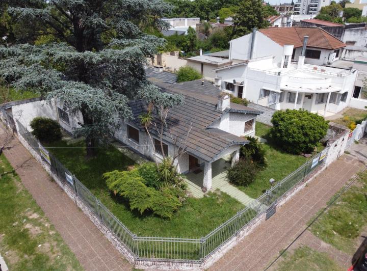 Casa · 150m² · 5 Ambientes · 3 Cocheras