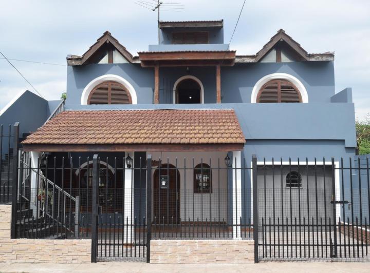 Casa · 350m² · 5 Ambientes · 1 Cochera