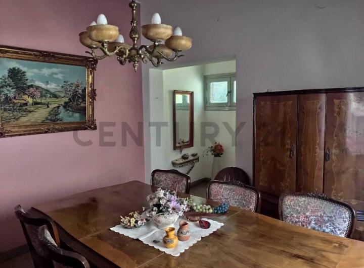 Casa · 98m² · 5 Ambientes