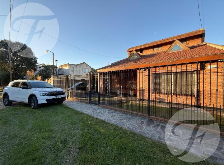 Casa · 137m² · 4 Ambientes · 2 Cocheras