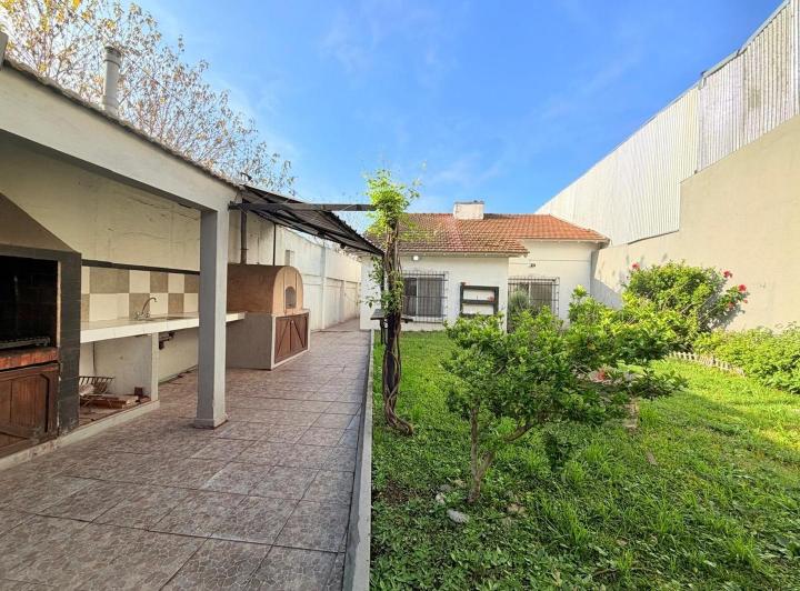 Casa · 190m² · 5 Ambientes · 2 Cocheras