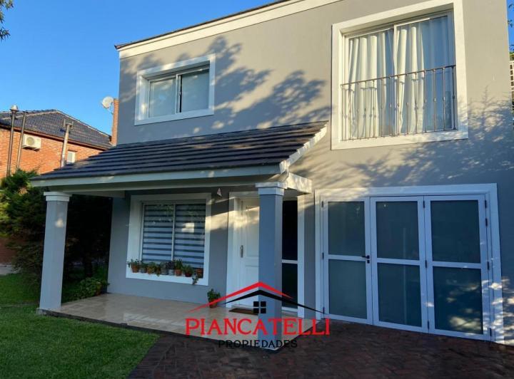 Casa · 184m² · 5 Ambientes · 2 Cocheras