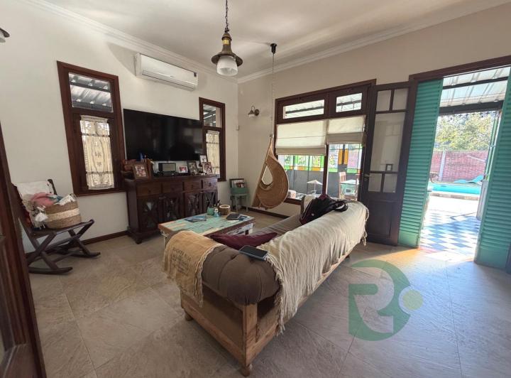 Casa · 260m² · 5 Ambientes · 3 Cocheras
