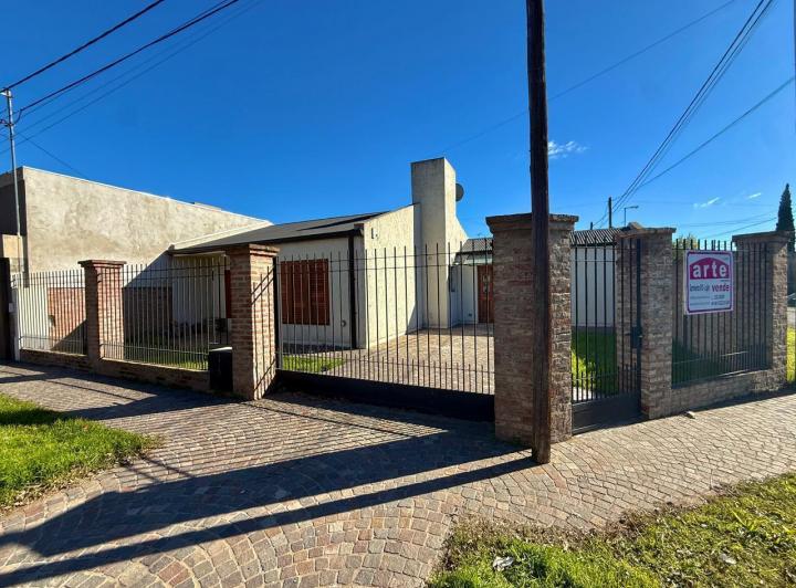 Casa · 120m² · 4 Ambientes · 1 Cochera