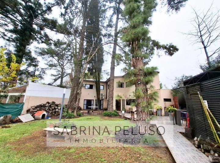 Casa · 197m² · 4 Ambientes · 2 Cocheras