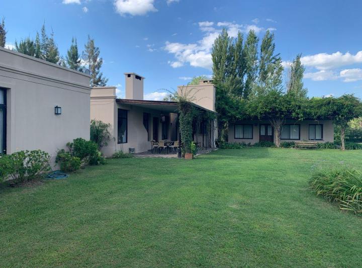 Casa · 297m² · 6 Ambientes