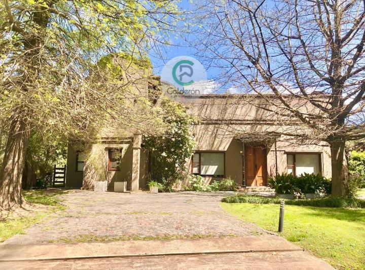 Casa · 250m² · 4 Ambientes