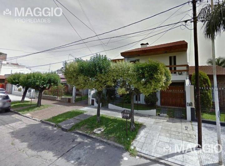 Casa · 350m² · 4 Ambientes · 3 Cocheras