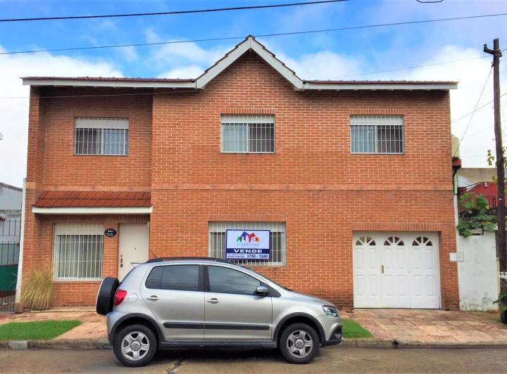 Casa · 160m² · 5 Ambientes · 1 Cochera