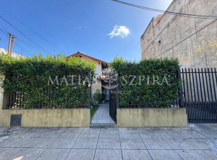 Casa · 401m² · 7 Ambientes · 4 Cocheras