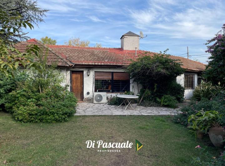 Casa · 130m² · 6 Ambientes · 2 Cocheras