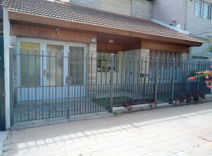 Casa · 160m² · 3 Ambientes · 1 Cochera