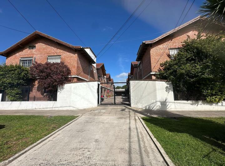 Casa · 61m² · 3 Ambientes · 1 Cochera