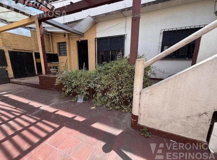 Casa · 200m² · 5 Ambientes · 2 Cocheras