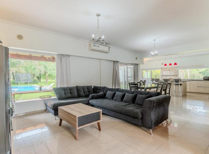 Casa · 226m² · 4 Ambientes · 1 Cochera