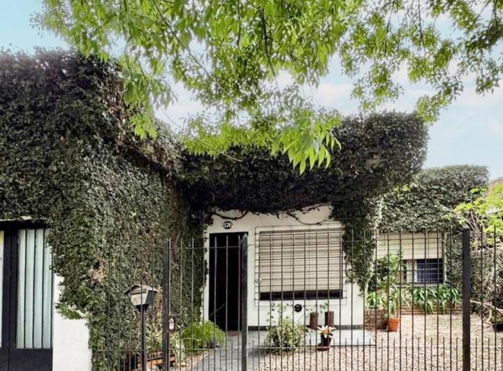Casa · 130m² · 4 Ambientes · 2 Cocheras