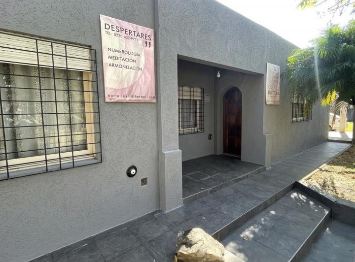 Casa · 100m² · 3 Ambientes · 2 Cocheras