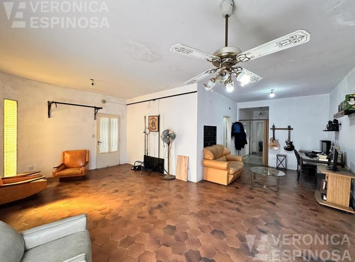 Casa · 83m² · 3 Ambientes · 2 Cocheras