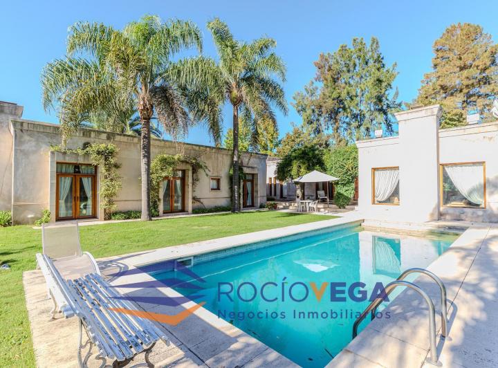 Casa · 350m² · 4 Ambientes · 2 Cocheras