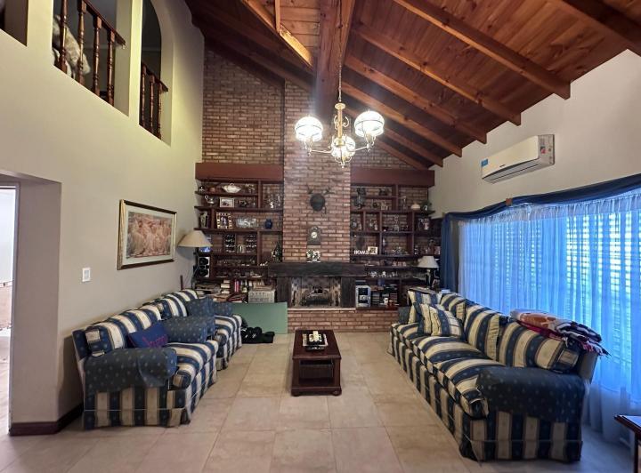 Casa · 175m² · 4 Ambientes · 3 Cocheras
