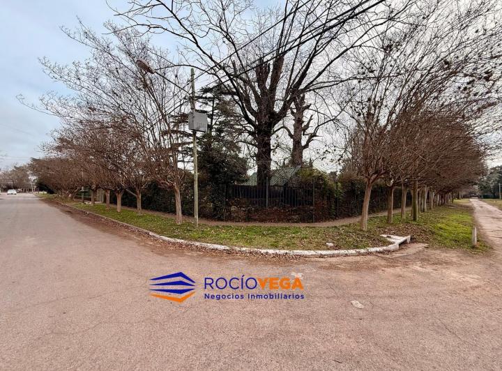 Casa · 261m² · 4 Ambientes · 3 Cocheras