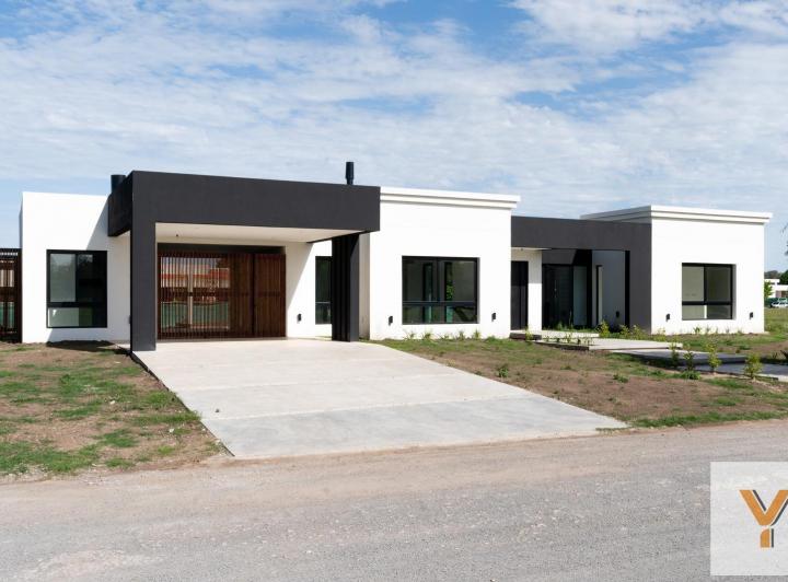 Casa · 235m² · 4 Ambientes