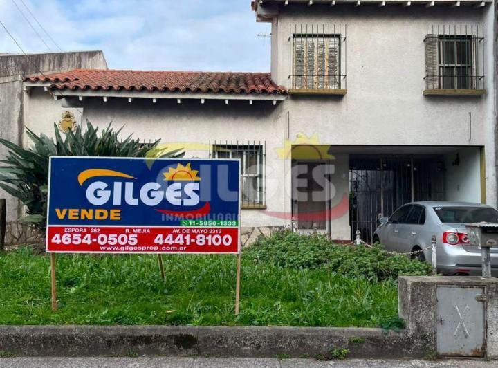 Casa · 140m² · 4 Ambientes · 1 Cochera