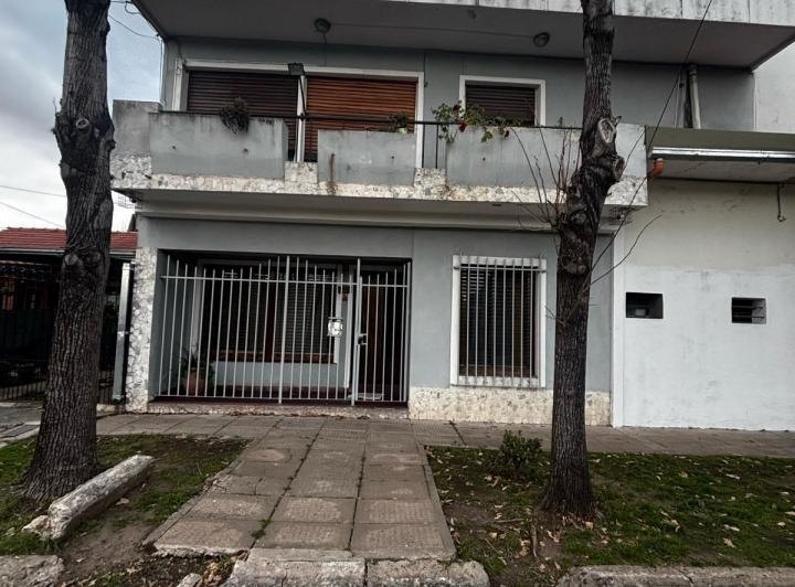 Casa · 285m² · 7 Ambientes · 1 Cochera