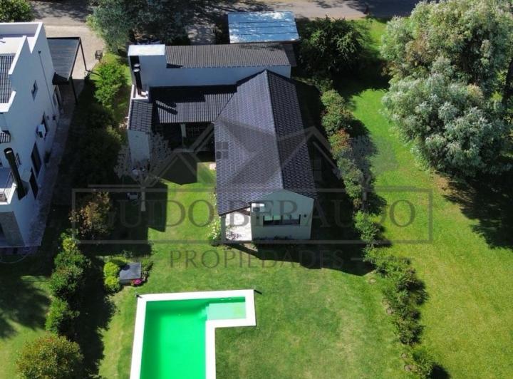 Casa · 160m² · 3 Dormitorios · 1 Cochera